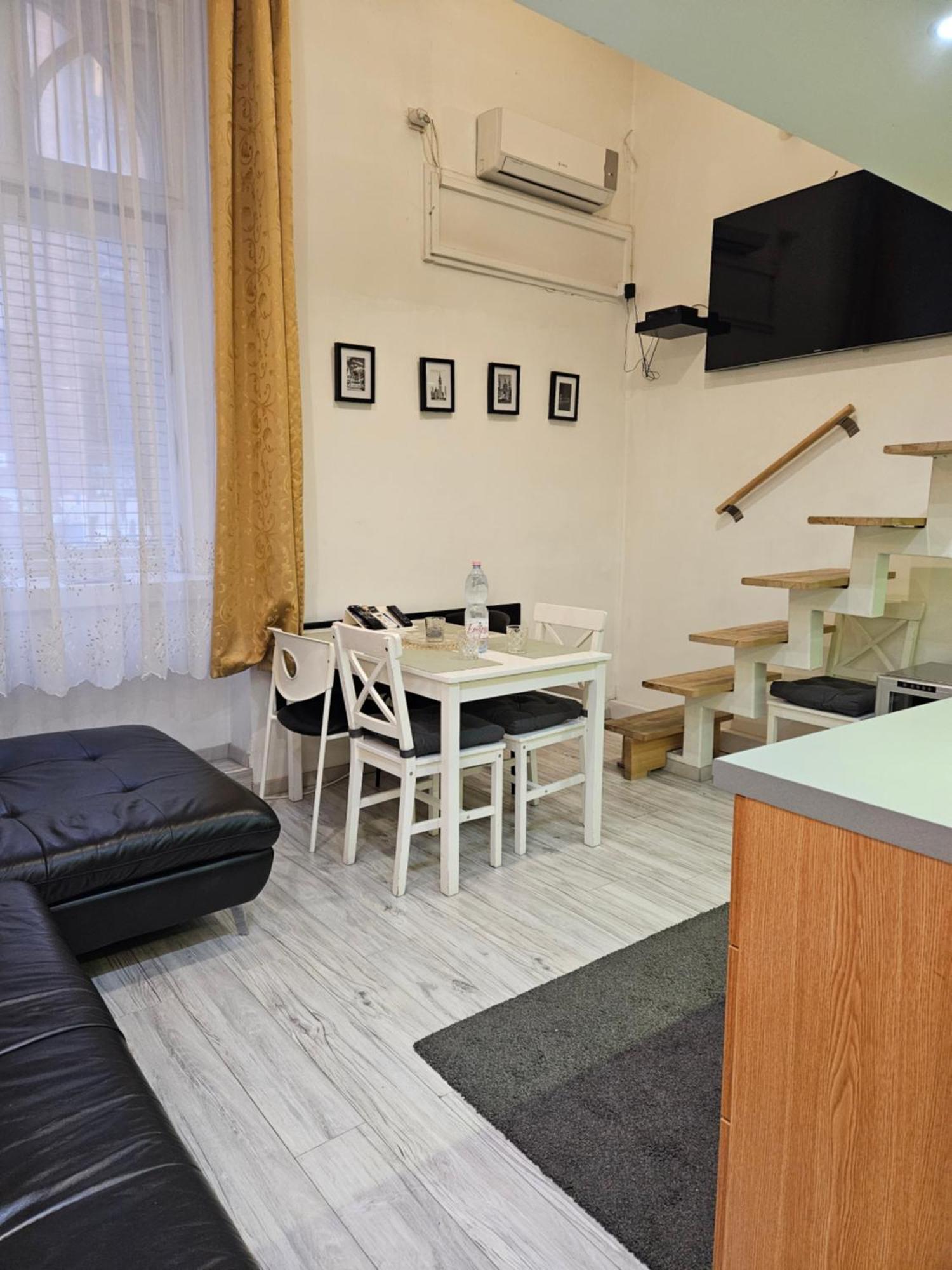 Walkway Apartment Deluxe Budapeste Exterior foto